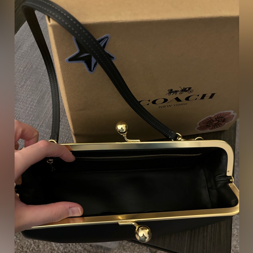 Coach Kisslock 30 Fall 2026 Runway Exclusive in Black/Brass - Picture 3 of 4